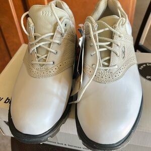 New Balance waterproof golf shoes NIB. Size 8